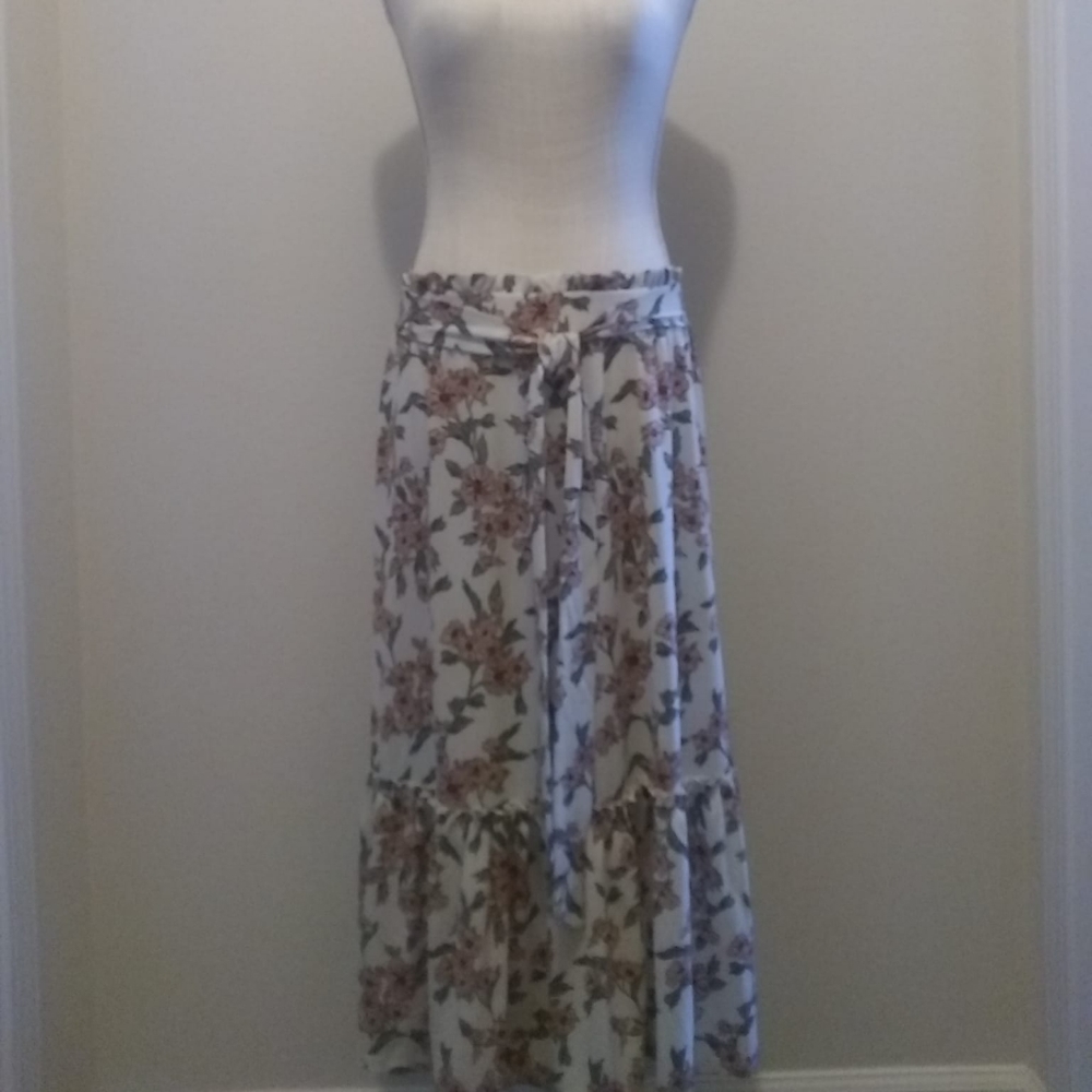 EST . 1946 Skirt Size 14/16W